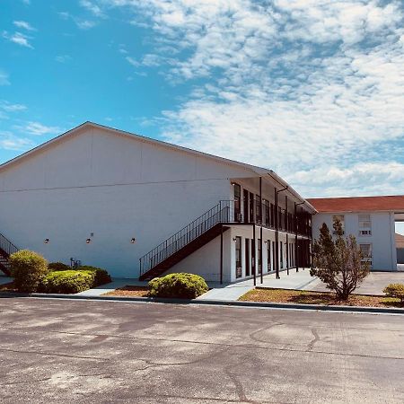 Econo Lodge Crystal Coast Морхед-Сити Экстерьер фото